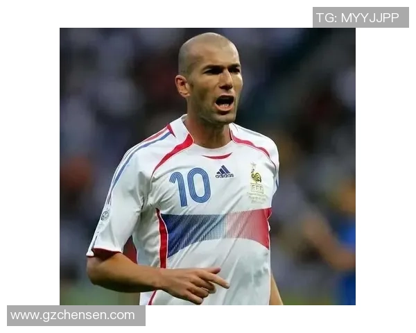 2025年全球前十足球球星排名解析:谁是足坛真正的王者 2025年全球前十足球球星排名解析:谁是足坛真正的王者