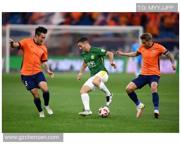 38岁足球巨星再创辉煌 重返巅峰引领球队冲击冠军荣耀 38岁足球巨星再创辉煌 重返巅峰引领球队冲击冠军荣耀