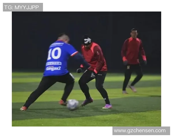 与足球巨星偶遇的那些瞬间：球场外的故事与人生交汇