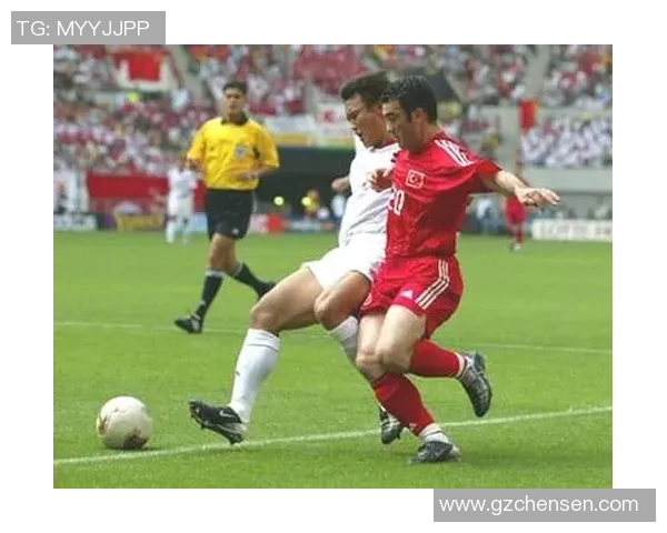 中国足球帅气头型球星盘点 跨越时尚与赛场的魅力风采 中国足球帅气头型球星盘点 跨越时尚与赛场的魅力风采