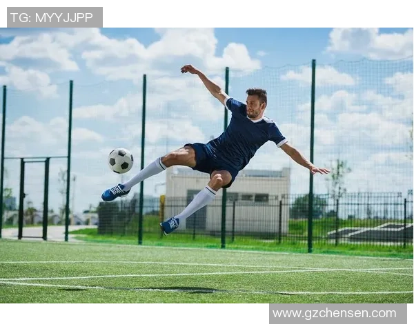 姓莫的足球明星有哪些知名球员及他们的职业生涯成就